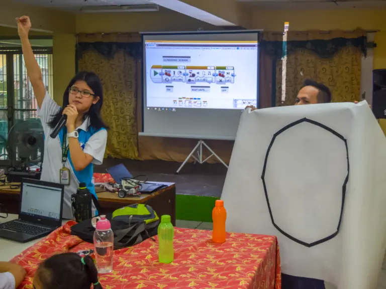 K-12 Robotics Outreach: Sumobot challenge 1