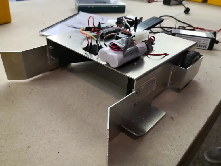 Soccer Robot: Building the robot 7